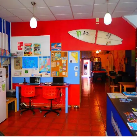 The Paintshop Хостел Фигейра-да-Фош